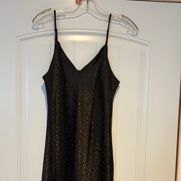 Elegant Black Slip Dress - Picture 10 of 10